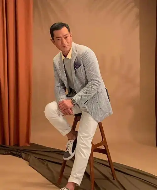 50岁古天乐拍戏时突发意外致右眼受伤眼球破裂缝八针让人触目惊心