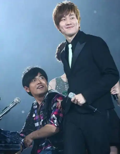 这一次周杰伦完败给林俊杰同样是方文山作词他真的要逆转了