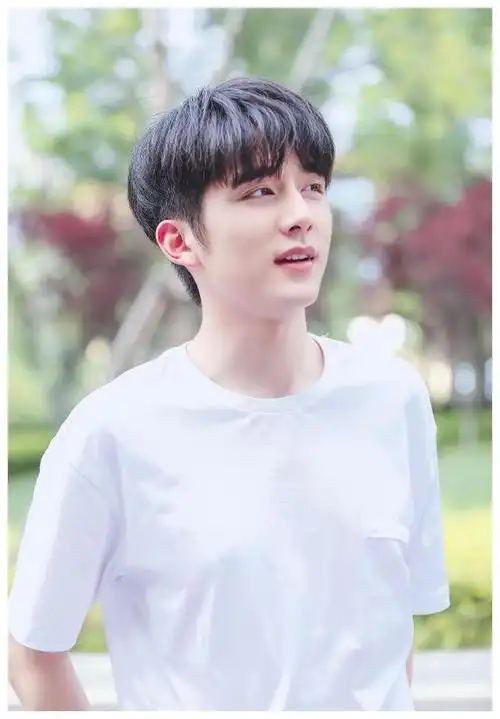 张新成哭戏代入感太强了出道8年的宝藏男孩完全靠演技出圈