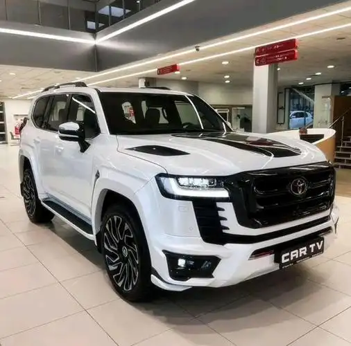 都是世界名车,而今天咱介绍的这款全新丰田越野suv车型,就是来自丰田