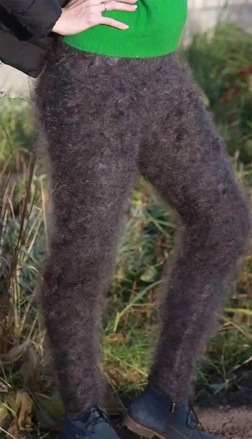 战斗民族的毛绒绒贴腿裤 穿起来就像长年没刮腿毛一样霸气