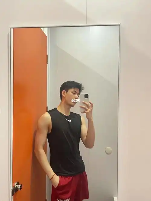 健身日常  #健身房打卡  #健身  #腹肌男友  #练出腹肌马甲线