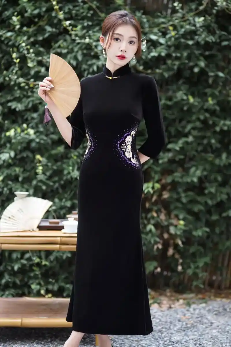 秋季宴会旗袍丝绒新款连衣裙.每日新款更新,当季新品,苏州源头 - 抖音