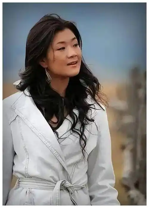 曾经火遍全国的降央卓玛,为何突然销声匿迹了?_文化公司_哥哥_因为