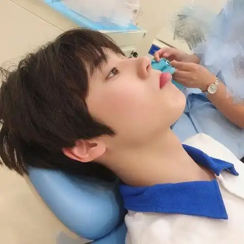 求男艺人头像只要帅哥