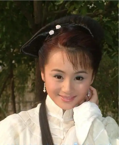 44岁曹颖近照曝光!发福长胖仍貌美,气质不减当年优雅老去!