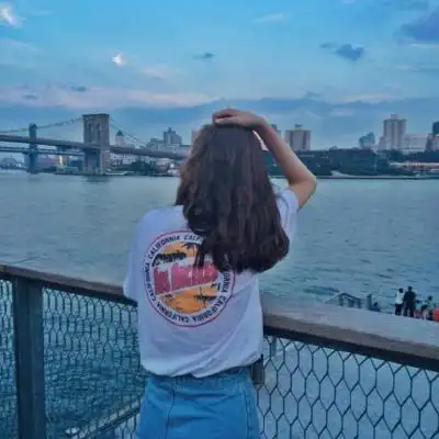 长发背影女神头像