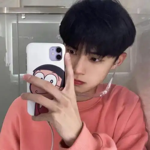 纵向大图 退出高清          2021最火最潮的微信男生超级帅气头像两