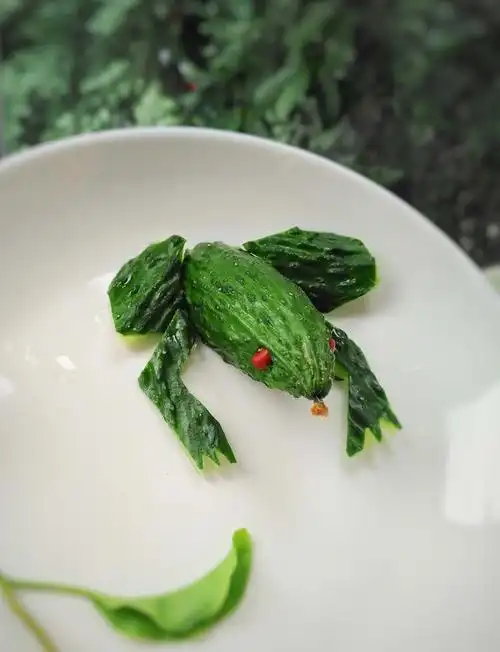 碧玉翠宝做的蔬果创意黄瓜青蛙