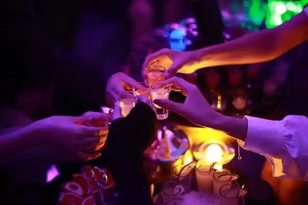 身体在路上灵魂于酒中taos酒吧已发车