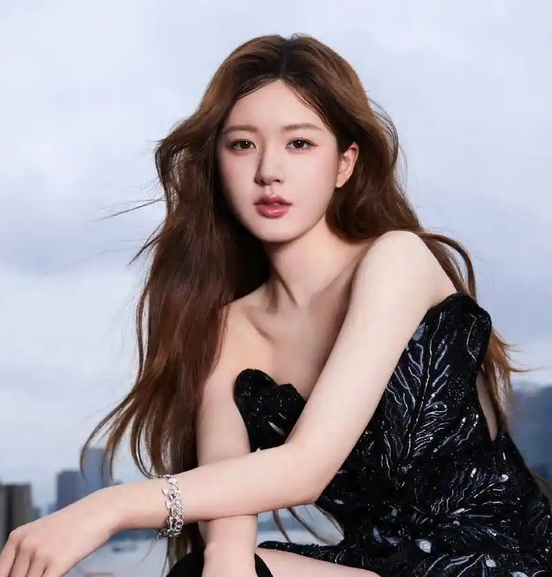 赵露思绝美又可爱的头像