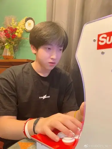 张俊一 《八佰》小湖北