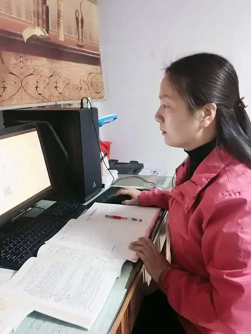 王莹莹是数学组骨干教师,她工作认真,善于钻研,积极进取.