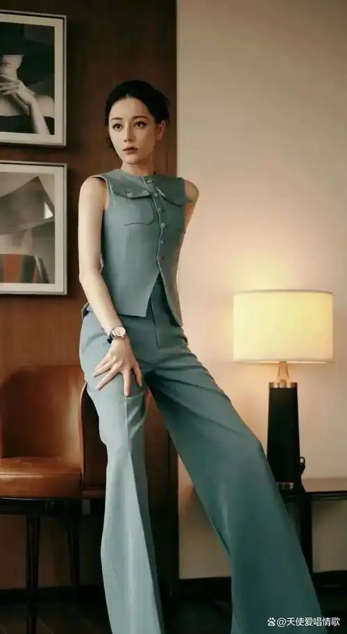 女明星迪丽热巴腰细如柳,盈盈一握,这身材太绝了!