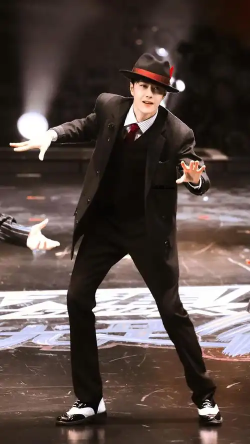 王一博全身照高清壁纸(王一博全身照高清壁纸)-海纳网