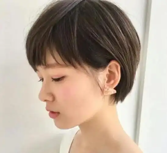 气质减龄短发发型图片,气质减龄必选的短发发型_发型造型_宝妈时尚