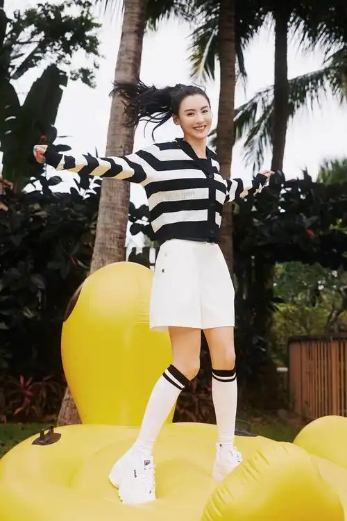 超美张柏芝品牌大秀写真释出高马尾运动造型元气满满