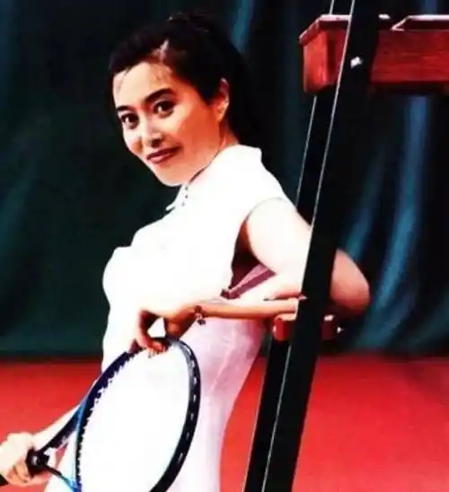 和孙红雷分手20年后,63岁的丁嘉丽,人生状况如何了?