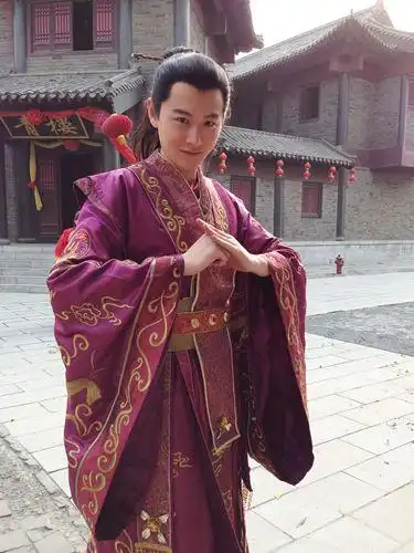 《唐朝好男人》改编自网络当红小说家"多一半"的同名小说,再现原著中