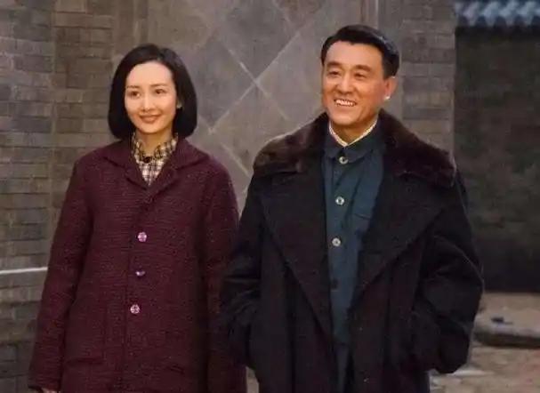 同时,与李海洋坐在一起后,何冰自己的成绩也有了大幅提升.