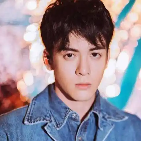 曾舜晞的头像可保存