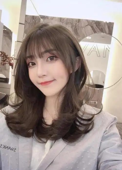 2020秋冬流行发色趋势,超显白的"神仙发色"是这几款,谁染谁美