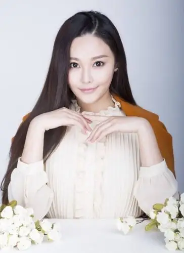 跟付辛博颖儿闹过三角恋情的她,如今在《如懿传》里演宫女顺心_王靓雅