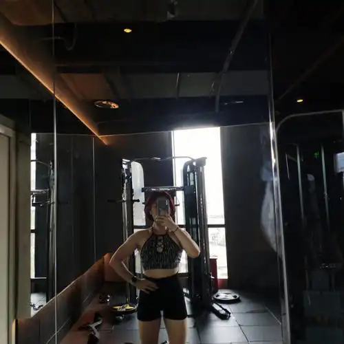 没想到真的还有人穿硅胶垫,假蜜桃.