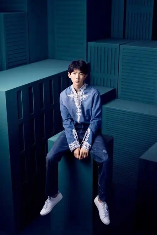 tfboys三小只时尚写真