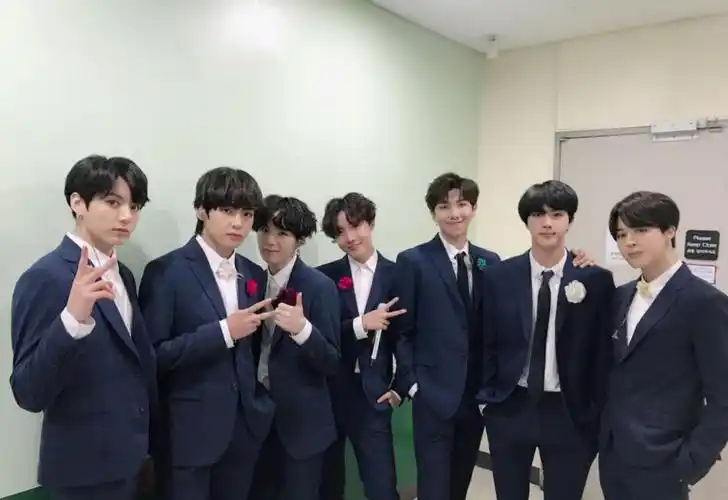 私生问题再度引起恐慌 防弹成员直播时最怕听到"你后面有人"