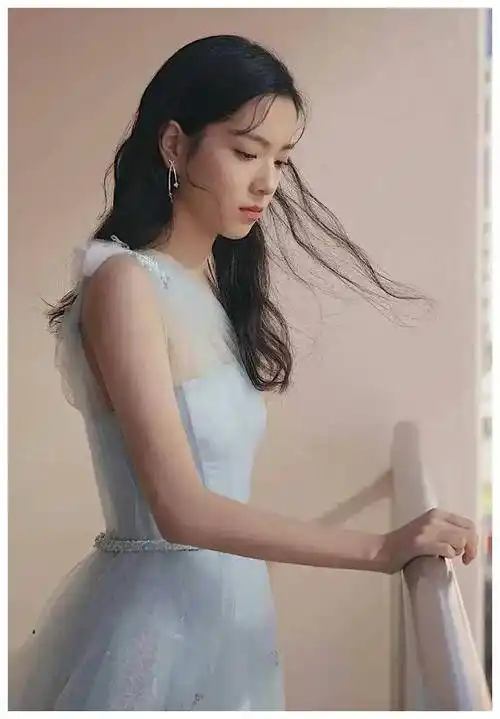 00后女星美图30位性感魅力尽显一睹为快