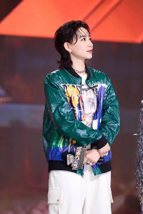 李斯丹妮妈妈五连比心##李斯丹妮和妈妈争吵自责##李斯丹妮和妈妈争吵