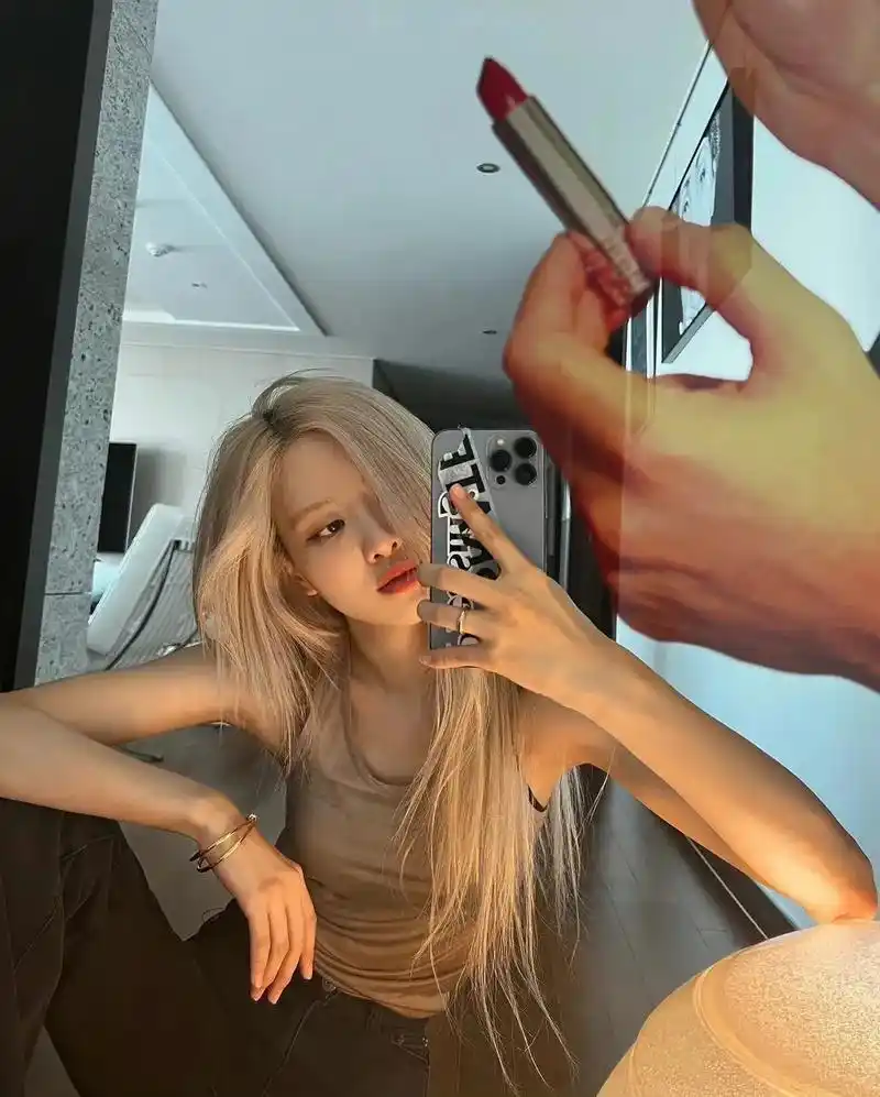 对镜自拍100张.#rosé #朴彩英 #对镜拍 - 抖音