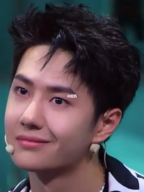 在街舞不跳舞的时候就是本甜甜～_街舞_舞蹈_王一博_这就是街舞4_娱乐