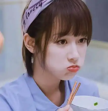 佟年发型造型佟年编发发型图片