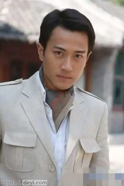 刘恺威整容前的照片曝光,各种戳瞎眼不解释,整得比baby还狠啊!