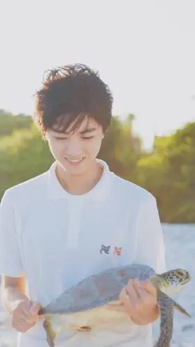 王俊凯这样的笑容你抵抗的住吗?