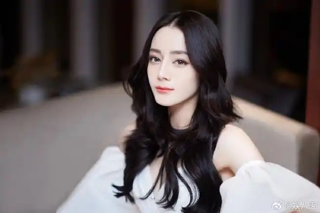 赵丽颖和冯绍峰离婚的时候,其实就跟其他的女生有关系,只不过赵丽颖