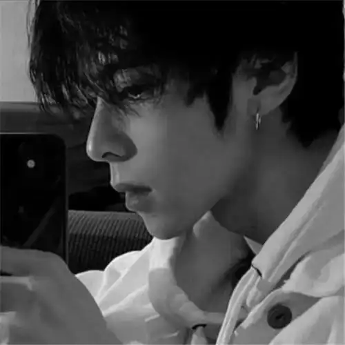 男人黑白头像男人味