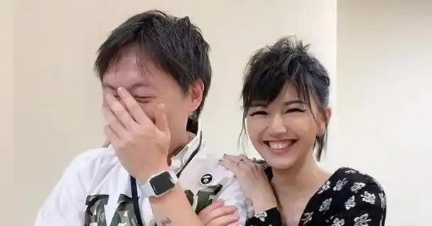 著名歌手孙燕姿嫁普通丈夫婚后连生二胎一家四口其乐融融