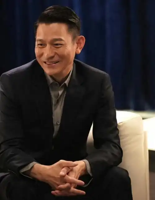 刘德华分享按摩经历,当时有粉丝躲床底偷听,对方从农村来找工作