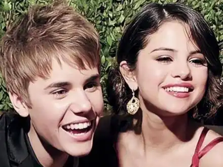 比伯和赛琳娜那些年的隔空对话….#justinbieber #赛琳娜