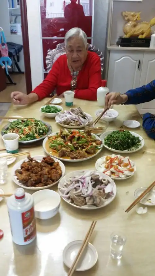 《花好月圆 人圆 事圆 家庭团圆》--中秋隹节康家在舅哥聚餐之二