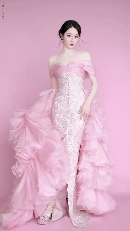 浅樱含情 嫣然动人94    好温柔好优雅 粉粉嫩冒仙气~    #迪丽热巴