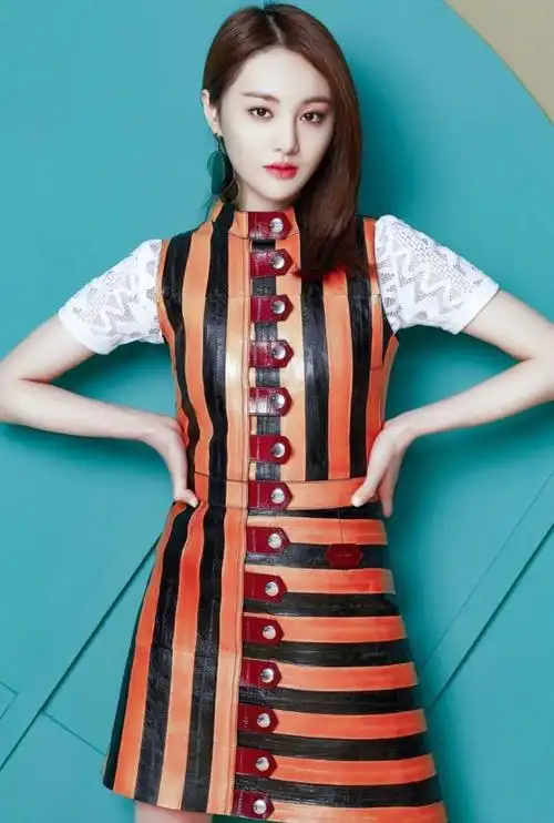 郑爽难得一见的杂志照公开,为录制综艺接回长发后重返颜值巅峰