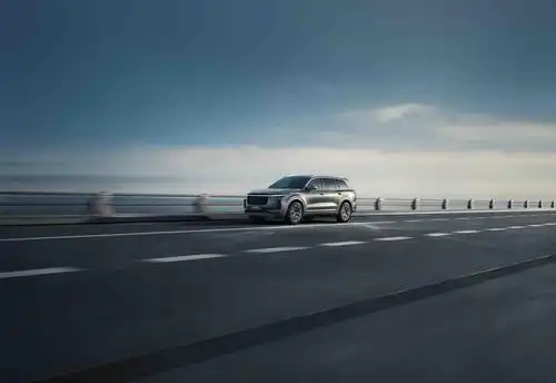 发布限量版珍珠漆及金融方案理想one亮相上海车展侃车资讯