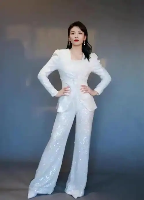 演员刘涛——高跟鞋美图