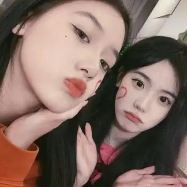 闺蜜头像一对两张霸气有一种治愈的笑叫微笑