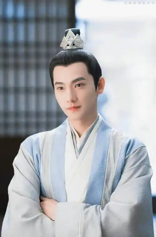 所有人都在夸杨洋的古装,只有我觉得他的古装造型一般吗?