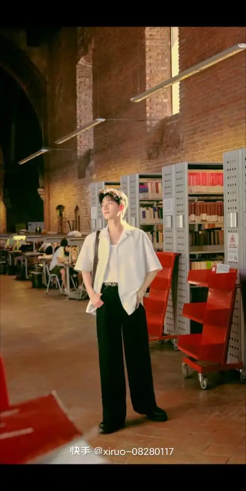 分享一下杨洋的壁纸